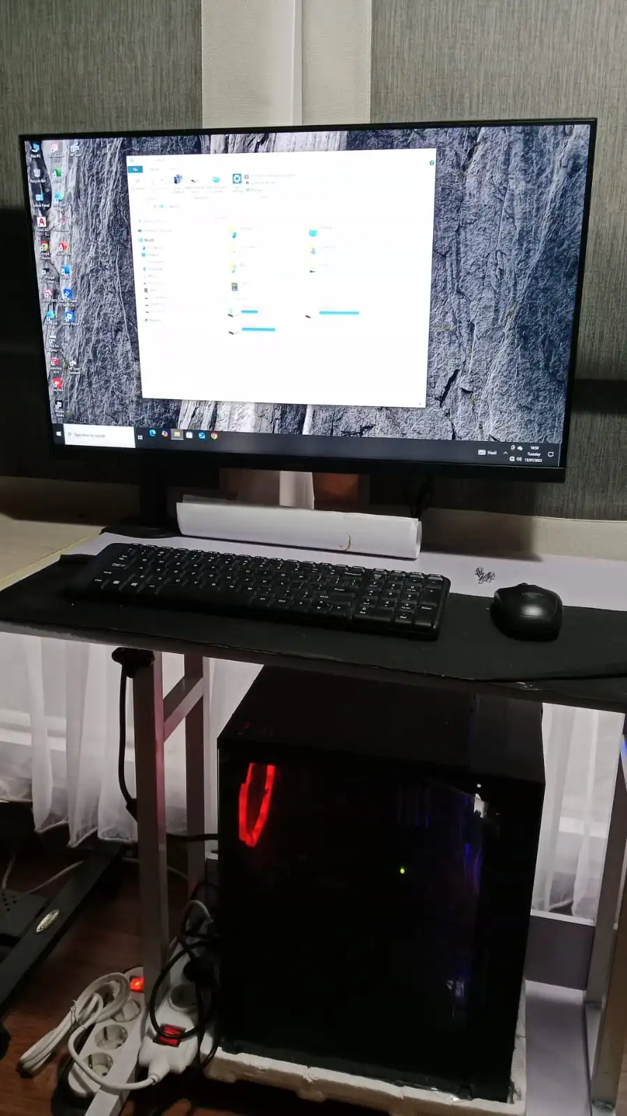 Service laptop onsite oleh AR Computer